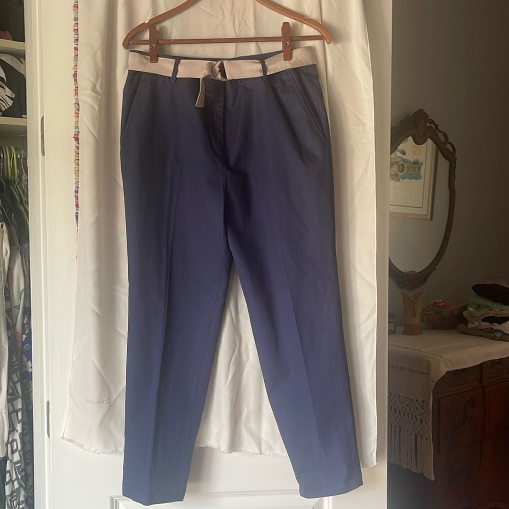 Beautiful cotton Carolina Herrera pants!   Navy.
